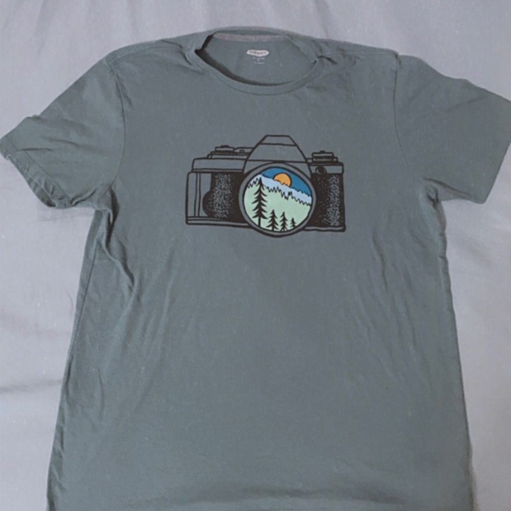 Old Navy Soft washed medium t shirt/